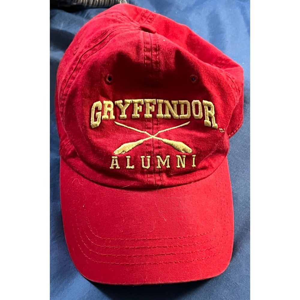 WIZARDING‎ WORLD Harry Potter Gryffindor Alumni Hat Red Adjustable Dad Cap